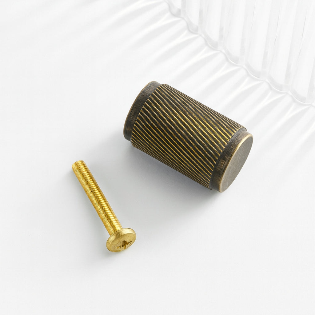 Knopp 3146 | Räfflad | Antik Mässing