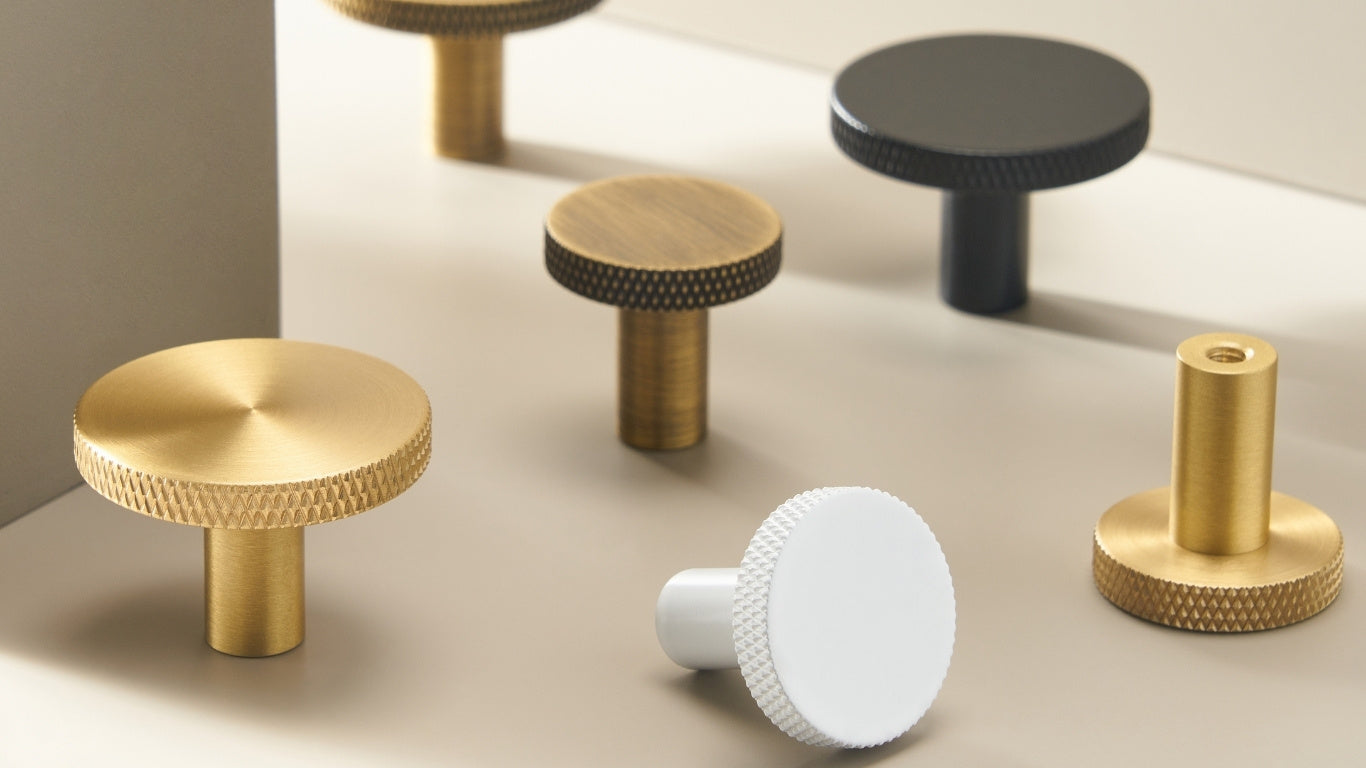 Knopp CH057 | Lättrad | Mässing