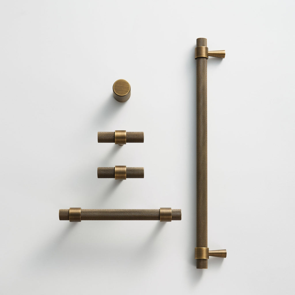 Griff CH016 | Gerändelt | Antik Messing