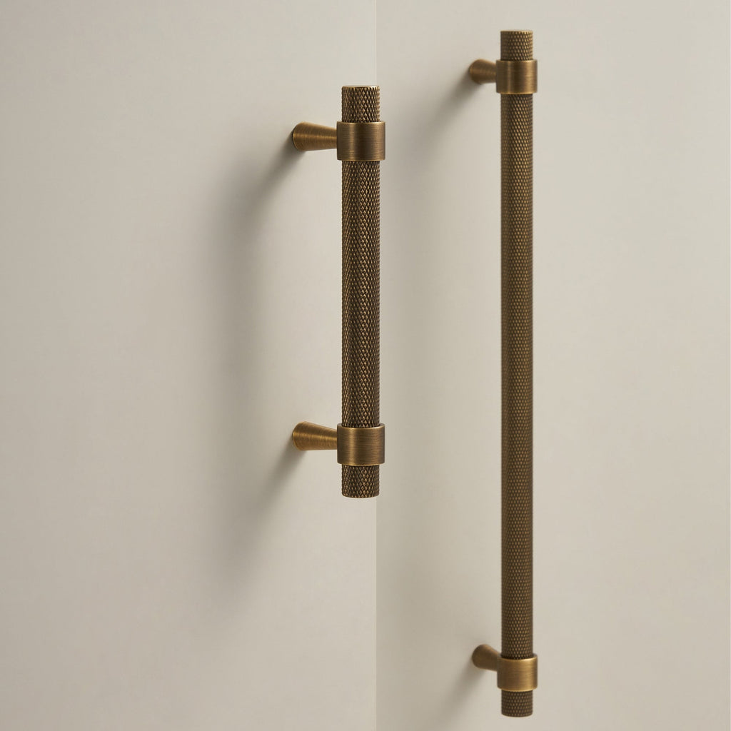 Griff CH016 | Gerändelt | Antik Messing