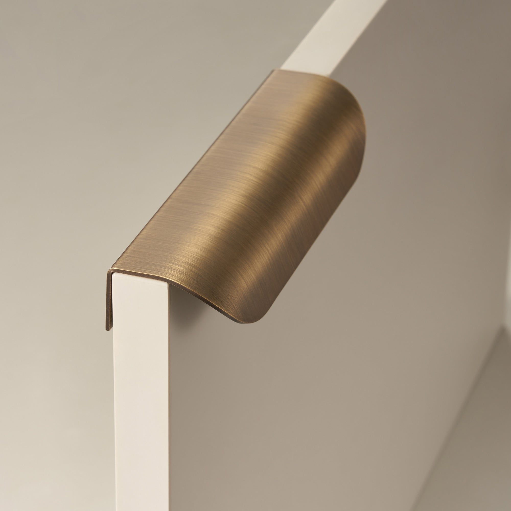 Håndtak CH015 | Profil | Antikk Messing